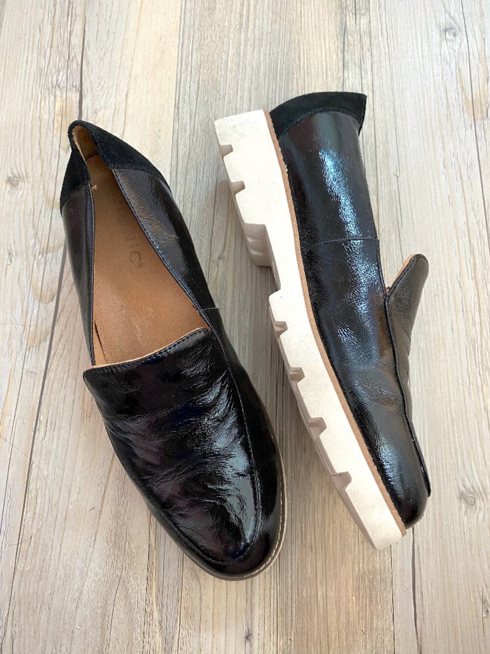 Vionic Kensley Black Patent Leather Platform Loafers Size 8.5